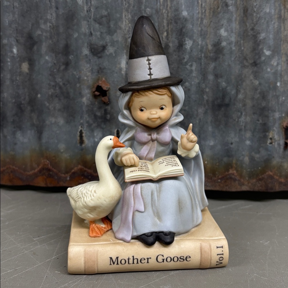 Enesco, Once upon a fairy tale series, Mother goose figurine